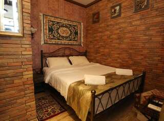 Отель Marani Boutique Hotel Тбилиси Двухместный номер Делюкс с 1 кроватью или 2 отдельными кроватями-1
